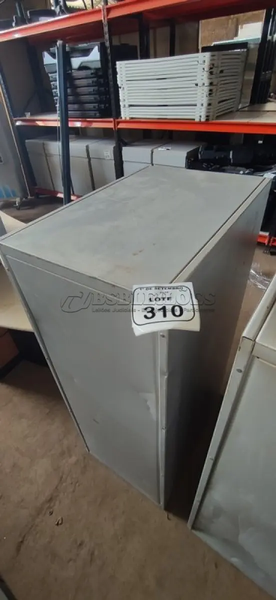 LOTE 310 - 01 ARQUIVO COM 04 GAVETAS EM AÇO. (NO ESTADO) ATENÇÃO! FAZER A VISITAÇÃO ANTES DE ARREMATAR, NÃO SABEMOS SE FUNCIONA, LEILÃO NÃO TEM GARANTIA E NEM DEVOLUÇÃO, SUJEITO A POSSÍVEIS AVARIAS VISÍVEIS/OCULTAS E/OU AUSÊNCIA DE COMPONENTES.