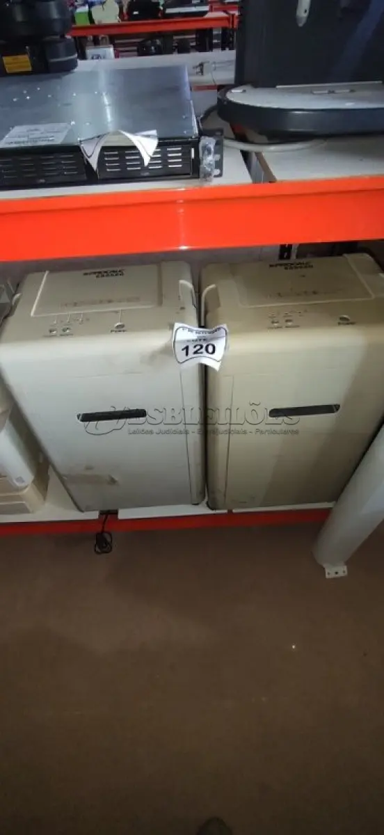 LOTE 120 - 02 FRAGMENTADORAS DE PAPEL MODELO ES9520 MARCA PROCALC. (NO ESTADO) ATENÇÃO! FAZER A VISITAÇÃO ANTES DE ARREMATAR, NÃO SABEMOS SE FUNCIONA, LEILÃO NÃO TEM GARANTIA E NEM DEVOLUÇÃO, SUJEITO A POSSÍVEIS AVARIAS VISÍVEIS/OCULTAS E/OU AUSÊNCIA DE COMPONENTES.