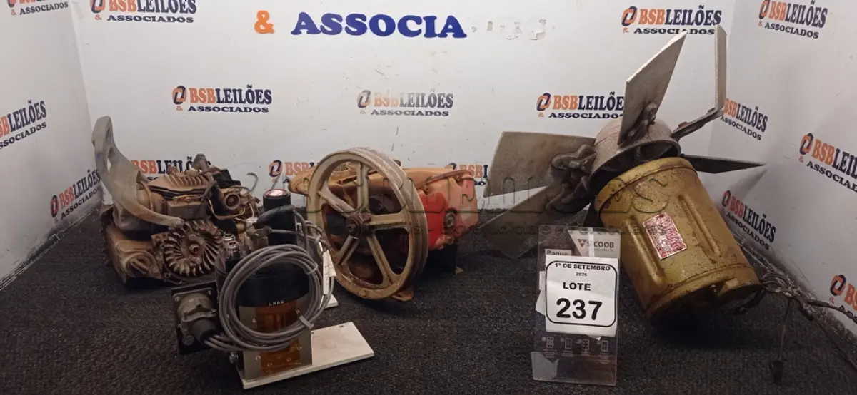 LOTE 237 - 01 PULVERIZADOR AGRÍCOLA MARCA YAMAHA INCOMPLETO, 01 EXAUSTOR/ VENTILADOR MARCA KOHLBACH, 01 COMUTADOR ELETROMECÂNICO DE GUIA DE ONDAS E 01 MOTOR MECÂNICO PARA RETIRADA DE PEÇAS. (NO ESTADO) ATENÇÃO! FAZER A VISITAÇÃO ANTES DE ARREMATAR, NÃO SABEMOS SE FUNCIONA, LEILÃO NÃO TEM GARANTIA E NEM DEVOLUÇÃO, SUJEITO A POSSÍVEIS AVARIAS VISÍVEIS/OCULTAS E/OU AUSÊNCIA DE COMPONENTES.