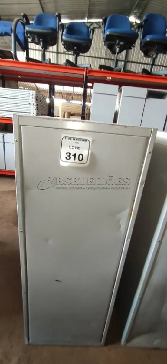 LOTE 310 - 01 ARQUIVO COM 04 GAVETAS EM AÇO. (NO ESTADO) ATENÇÃO! FAZER A VISITAÇÃO ANTES DE ARREMATAR, NÃO SABEMOS SE FUNCIONA, LEILÃO NÃO TEM GARANTIA E NEM DEVOLUÇÃO, SUJEITO A POSSÍVEIS AVARIAS VISÍVEIS/OCULTAS E/OU AUSÊNCIA DE COMPONENTES.