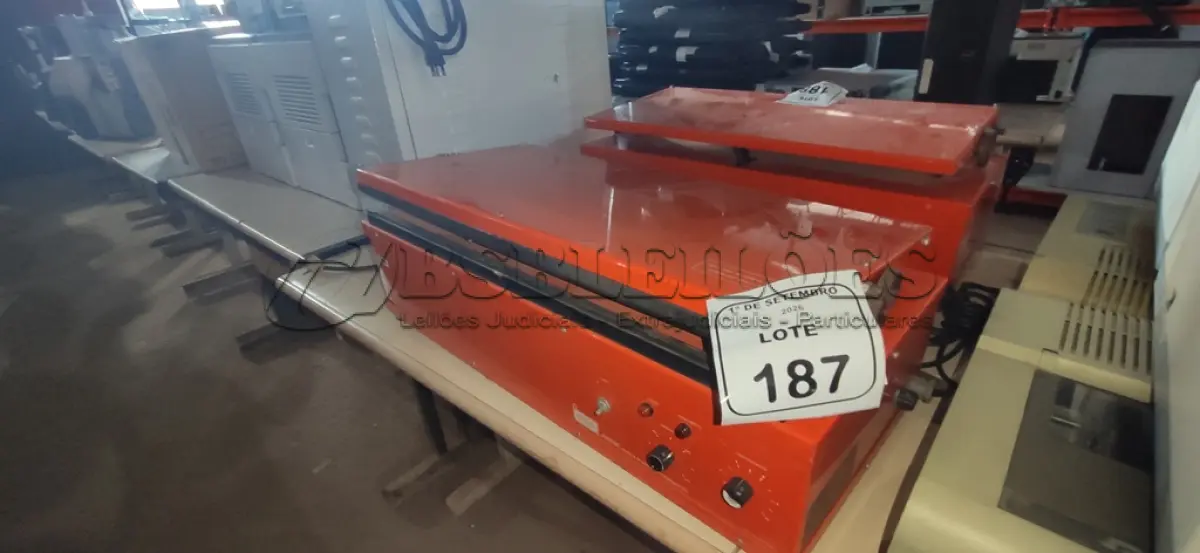 LOTE 187 - 01 SELADORA TÉRMICA MARCA MSE. (NO ESTADO) ATENÇÃO! FAZER A VISITAÇÃO ANTES DE ARREMATAR, NÃO SABEMOS SE FUNCIONA, LEILÃO NÃO TEM GARANTIA E NEM DEVOLUÇÃO, SUJEITO A POSSÍVEIS AVARIAS VISÍVEIS/OCULTAS E/OU AUSÊNCIA DE COMPONENTES.