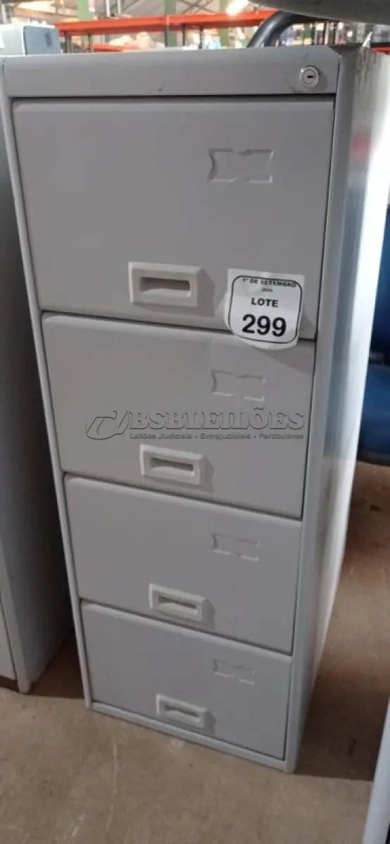 LOTE 299 - 01 ARQUIVO COM 04 GAVETAS EM AÇO. (NO ESTADO) ATENÇÃO! FAZER A VISITAÇÃO ANTES DE ARREMATAR, NÃO SABEMOS SE FUNCIONA, LEILÃO NÃO TEM GARANTIA E NEM DEVOLUÇÃO, SUJEITO A POSSÍVEIS AVARIAS VISÍVEIS/OCULTAS E/OU AUSÊNCIA DE COMPONENTES.