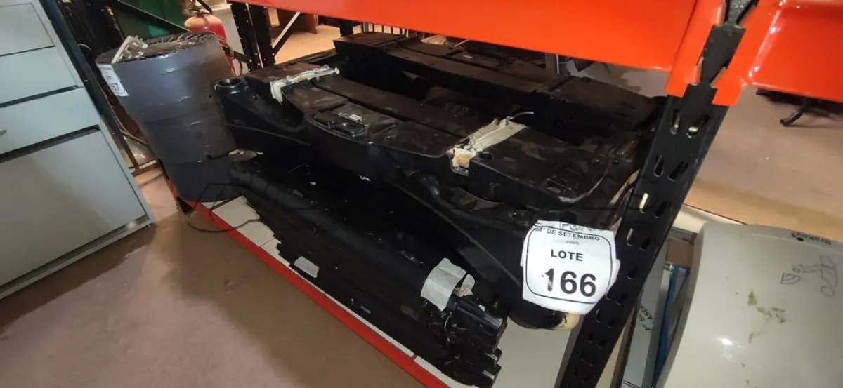 LOTE 166 - 01 PORTAL DETECTOR DE METAL PORTÁTIL. (NO ESTADO) ATENÇÃO! FAZER A VISITAÇÃO ANTES DE ARREMATAR, NÃO SABEMOS SE FUNCIONA, LEILÃO NÃO TEM GARANTIA E NEM DEVOLUÇÃO, SUJEITO A POSSÍVEIS AVARIAS VISÍVEIS/OCULTAS E/OU AUSÊNCIA DE COMPONENTES.