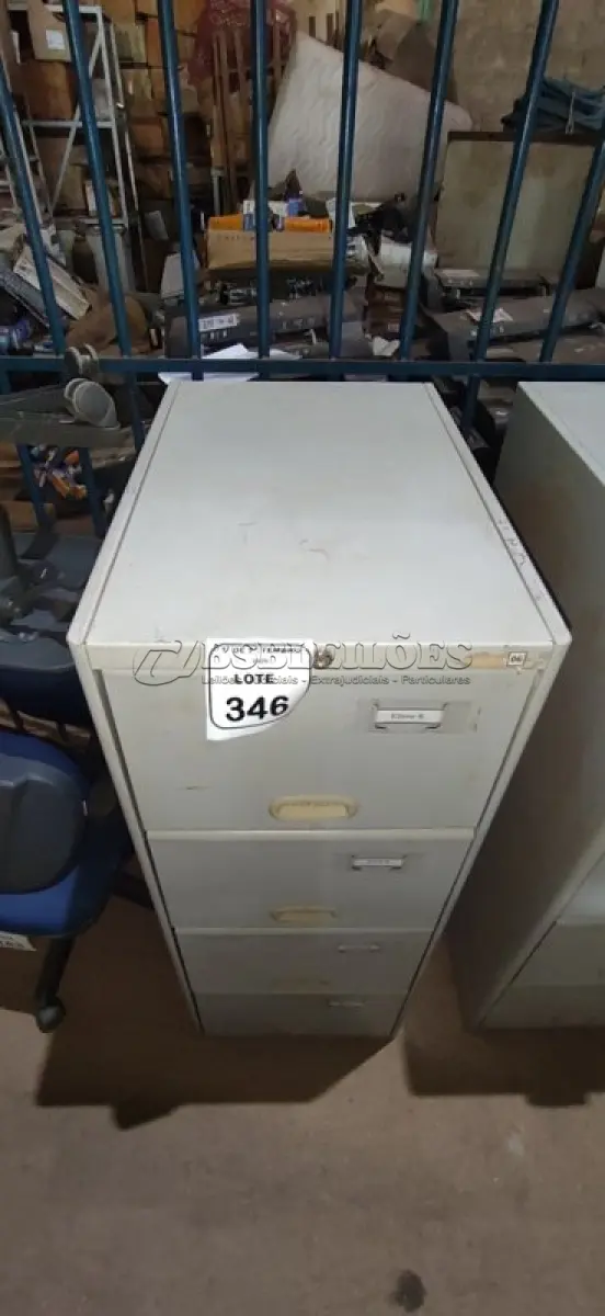 LOTE 346 - 01 ARQUIVO COM 04 GAVETAS EM AÇO. (NO ESTADO) ATENÇÃO! FAZER A VISITAÇÃO ANTES DE ARREMATAR, NÃO SABEMOS SE FUNCIONA, LEILÃO NÃO TEM GARANTIA E NEM DEVOLUÇÃO, SUJEITO A POSSÍVEIS AVARIAS VISÍVEIS/OCULTAS E/OU AUSÊNCIA DE COMPONENTES.