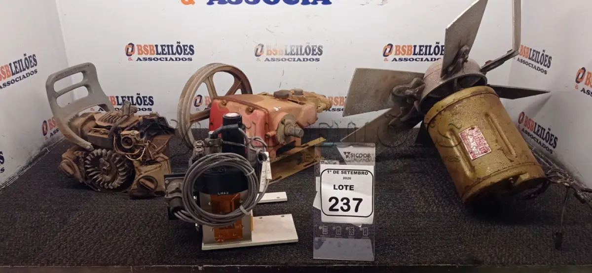LOTE 237 - 01 PULVERIZADOR AGRÍCOLA MARCA YAMAHA INCOMPLETO, 01 EXAUSTOR/ VENTILADOR MARCA KOHLBACH, 01 COMUTADOR ELETROMECÂNICO DE GUIA DE ONDAS E 01 MOTOR MECÂNICO PARA RETIRADA DE PEÇAS. (NO ESTADO) ATENÇÃO! FAZER A VISITAÇÃO ANTES DE ARREMATAR, NÃO SABEMOS SE FUNCIONA, LEILÃO NÃO TEM GARANTIA E NEM DEVOLUÇÃO, SUJEITO A POSSÍVEIS AVARIAS VISÍVEIS/OCULTAS E/OU AUSÊNCIA DE COMPONENTES.