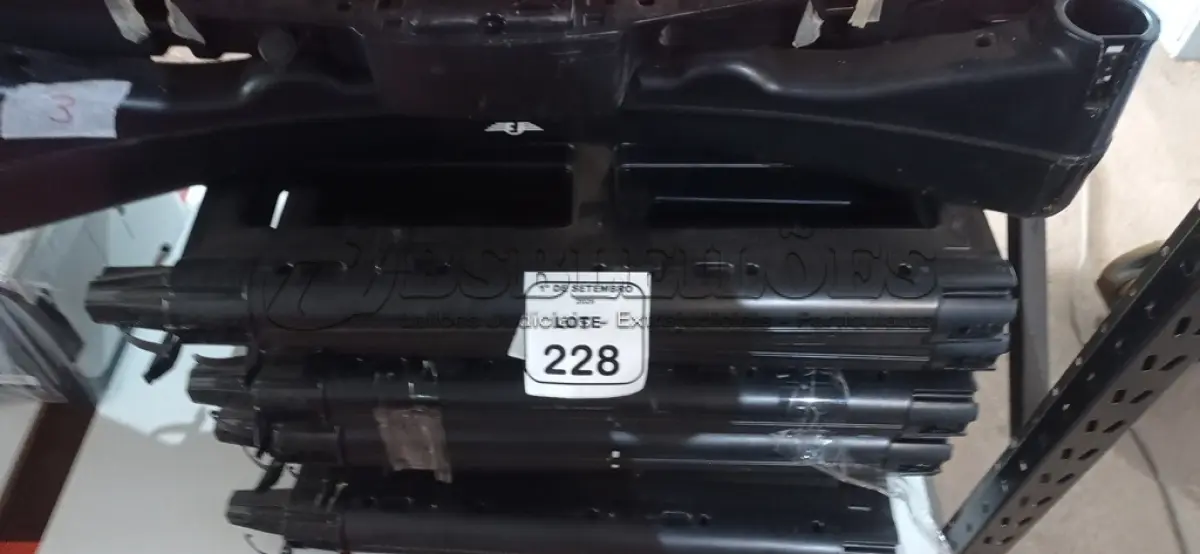 LOTE 228 - 01 PORTAL DETECTOR DE METAL PORTÁTIL. (NO ESTADO) ATENÇÃO! FAZER A VISITAÇÃO ANTES DE ARREMATAR, NÃO SABEMOS SE FUNCIONA, LEILÃO NÃO TEM GARANTIA E NEM DEVOLUÇÃO, SUJEITO A POSSÍVEIS AVARIAS VISÍVEIS/OCULTAS E/OU AUSÊNCIA DE COMPONENTES.