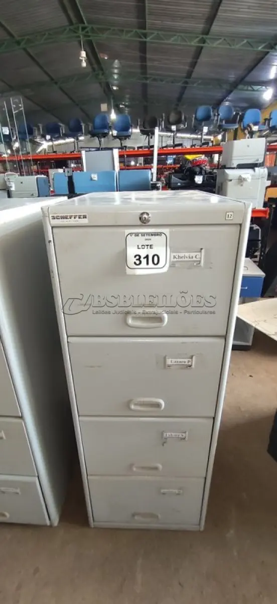 LOTE 310 - 01 ARQUIVO COM 04 GAVETAS EM AÇO. (NO ESTADO) ATENÇÃO! FAZER A VISITAÇÃO ANTES DE ARREMATAR, NÃO SABEMOS SE FUNCIONA, LEILÃO NÃO TEM GARANTIA E NEM DEVOLUÇÃO, SUJEITO A POSSÍVEIS AVARIAS VISÍVEIS/OCULTAS E/OU AUSÊNCIA DE COMPONENTES.
