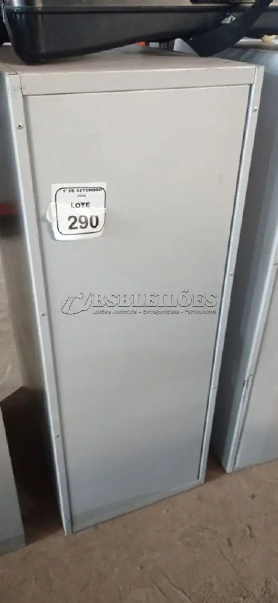 LOTE 290 - 01 ARQUIVO COM 04 GAVETAS EM AÇO. (NO ESTADO) ATENÇÃO! FAZER A VISITAÇÃO ANTES DE ARREMATAR, NÃO SABEMOS SE FUNCIONA, LEILÃO NÃO TEM GARANTIA E NEM DEVOLUÇÃO, SUJEITO A POSSÍVEIS AVARIAS VISÍVEIS/OCULTAS E/OU AUSÊNCIA DE COMPONENTES.