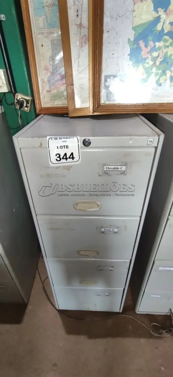 LOTE 344 - 01 ARQUIVO COM 04 GAVETAS EM AÇO. (NO ESTADO) ATENÇÃO! FAZER A VISITAÇÃO ANTES DE ARREMATAR, NÃO SABEMOS SE FUNCIONA, LEILÃO NÃO TEM GARANTIA E NEM DEVOLUÇÃO, SUJEITO A POSSÍVEIS AVARIAS VISÍVEIS/OCULTAS E/OU AUSÊNCIA DE COMPONENTES.