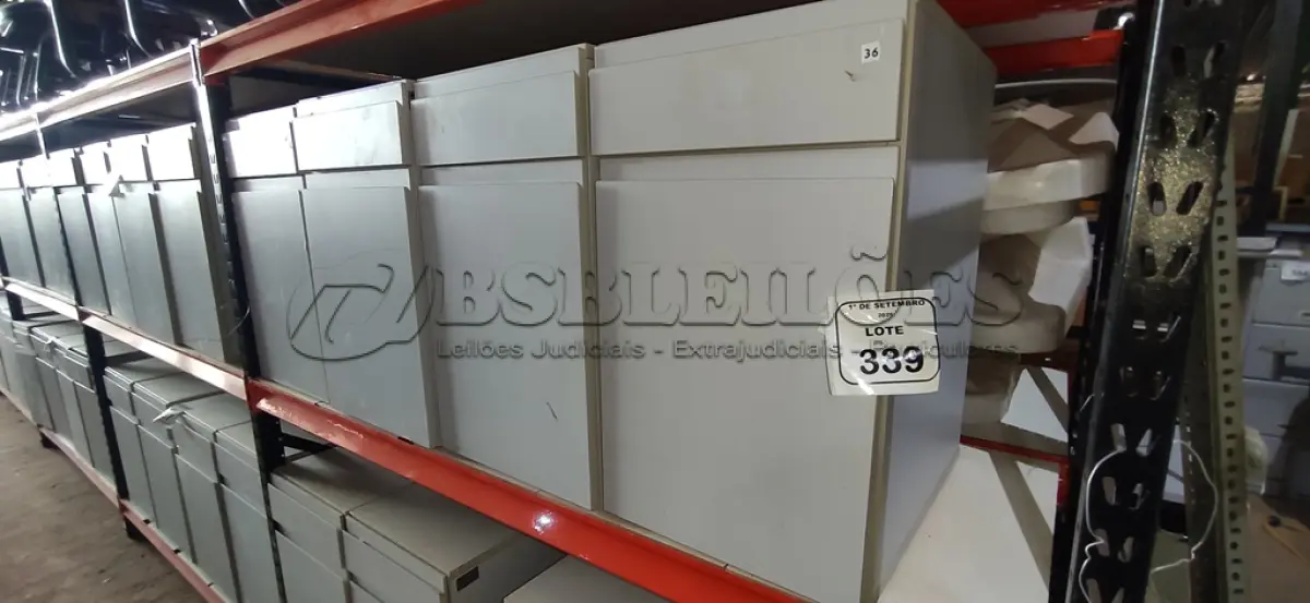 LOTE 339 - 04 ARMÁRIOS BAIXOS COM 01 GAVETA E 01 COMPARTIMENTO PARA CPU. (NO ESTADO) ATENÇÃO! FAZER A VISITAÇÃO ANTES DE ARREMATAR, NÃO SABEMOS SE FUNCIONA, LEILÃO NÃO TEM GARANTIA E NEM DEVOLUÇÃO, SUJEITO A POSSÍVEIS AVARIAS VISÍVEIS/OCULTAS E/OU AUSÊNCIA DE COMPONENTES.
