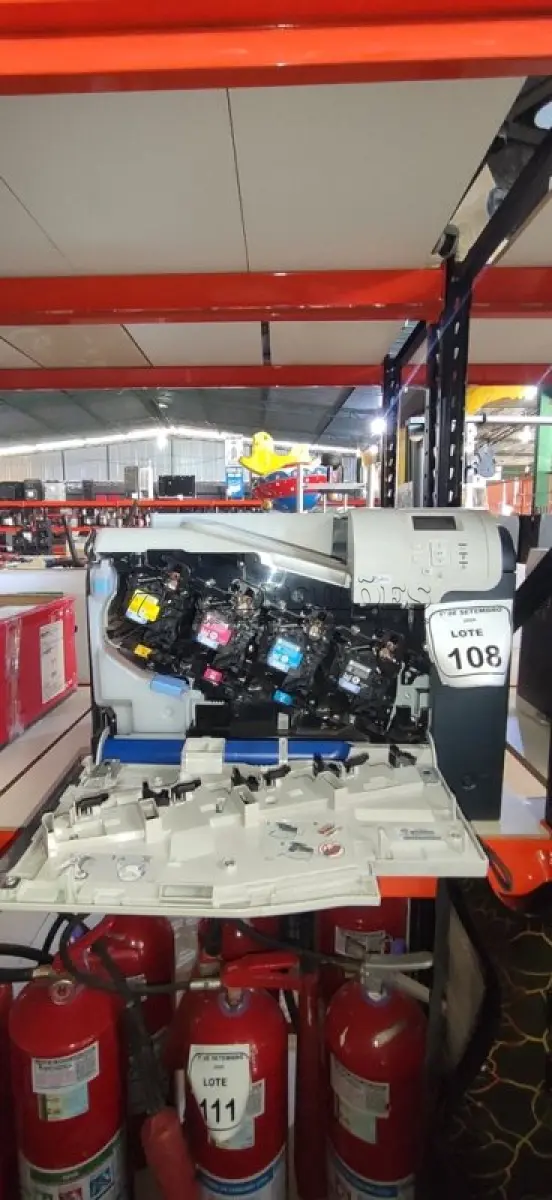 LOTE 108 - 01 IMPRESSORA MODELO LASERJET 500 COLOR M551 MARCA HP. (NO ESTADO) ATENÇÃO! FAZER A VISITAÇÃO ANTES DE ARREMATAR, NÃO SABEMOS SE FUNCIONA, LEILÃO NÃO TEM GARANTIA E NEM DEVOLUÇÃO, SUJEITO A POSSÍVEIS AVARIAS VISÍVEIS/OCULTAS E/OU AUSÊNCIA DE COMPONENTES.
