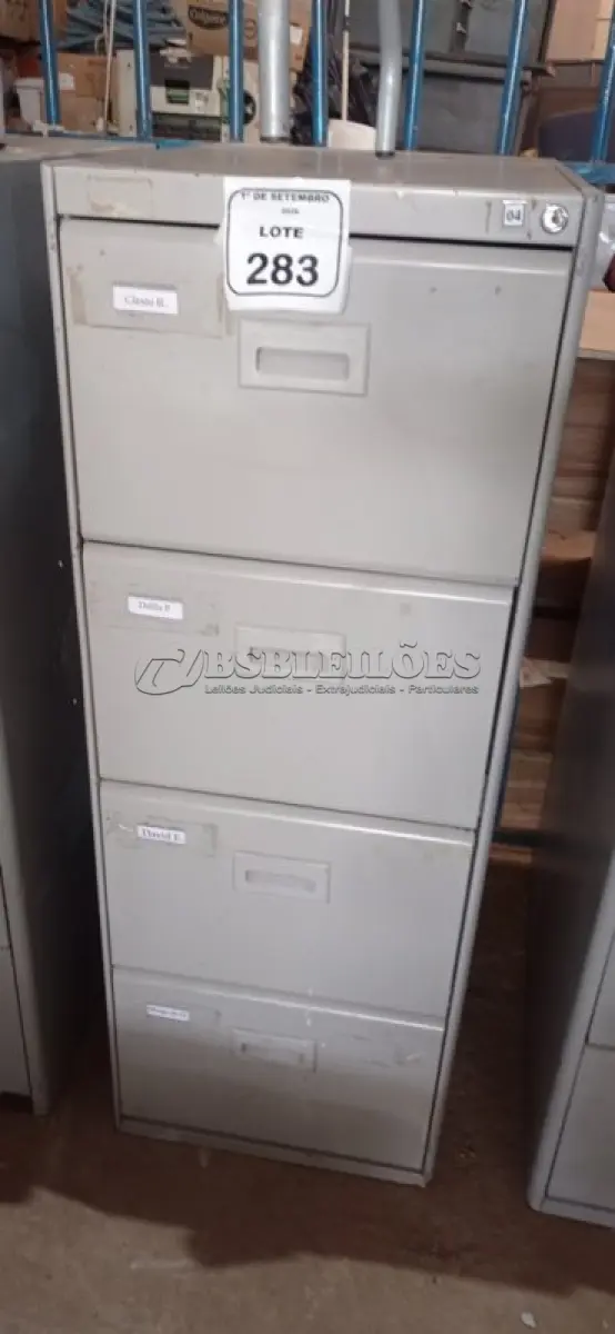LOTE 283 - 01 ARQUIVO COM 04 GAVETAS EM AÇO. (NO ESTADO) ATENÇÃO! FAZER A VISITAÇÃO ANTES DE ARREMATAR, NÃO SABEMOS SE FUNCIONA, LEILÃO NÃO TEM GARANTIA E NEM DEVOLUÇÃO, SUJEITO A POSSÍVEIS AVARIAS VISÍVEIS/OCULTAS E/OU AUSÊNCIA DE COMPONENTES.