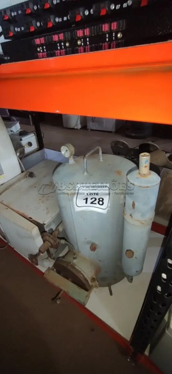 LOTE 128 - 01 GERADOR DE ACETILENO. (NO ESTADO) ATENÇÃO! FAZER A VISITAÇÃO ANTES DE ARREMATAR, NÃO SABEMOS SE FUNCIONA, LEILÃO NÃO TEM GARANTIA E NEM DEVOLUÇÃO, SUJEITO A POSSÍVEIS AVARIAS VISÍVEIS/OCULTAS E/OU AUSÊNCIA DE COMPONENTES.