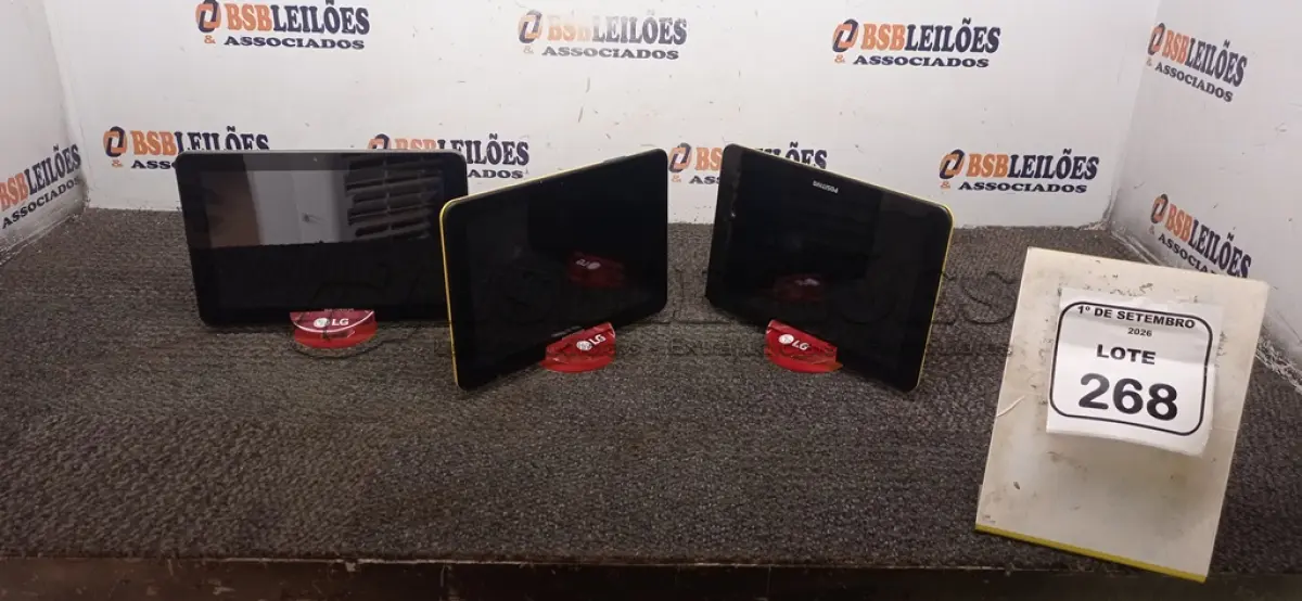 LOTE 268 - 03 TABLETS MARCA POSITIVO SEM FONTE. (NO ESTADO) ATENÇÃO! FAZER A VISITAÇÃO ANTES DE ARREMATAR, NÃO SABEMOS SE FUNCIONA, LEILÃO NÃO TEM GARANTIA E NEM DEVOLUÇÃO, SUJEITO A POSSÍVEIS AVARIAS VISÍVEIS/OCULTAS E/OU AUSÊNCIA DE COMPONENTES.