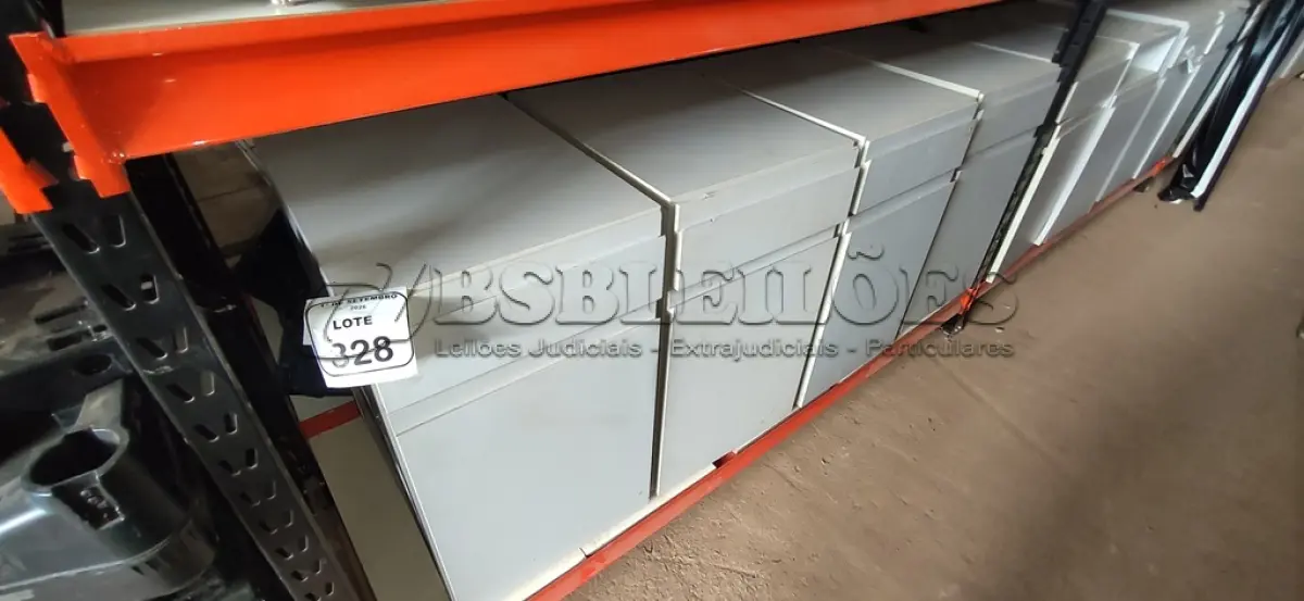 LOTE 328 - 04 ARMÁRIOS BAIXOS COM 01 GAVETA E 01 COMPARTIMENTO PARA CPU. (NO ESTADO) ATENÇÃO! FAZER A VISITAÇÃO ANTES DE ARREMATAR, NÃO SABEMOS SE FUNCIONA, LEILÃO NÃO TEM GARANTIA E NEM DEVOLUÇÃO, SUJEITO A POSSÍVEIS AVARIAS VISÍVEIS/OCULTAS E/OU AUSÊNCIA DE COMPONENTES.