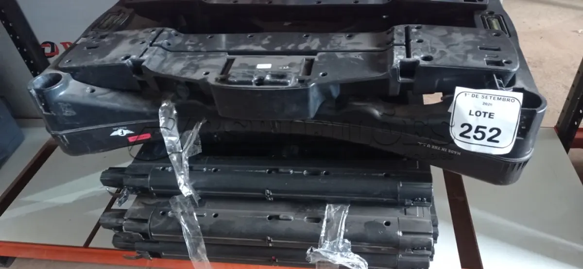 LOTE 252 - 01 PORTAL DETECTOR DE METAL PORTÁTIL. (NO ESTADO) ATENÇÃO! FAZER A VISITAÇÃO ANTES DE ARREMATAR, NÃO SABEMOS SE FUNCIONA, LEILÃO NÃO TEM GARANTIA E NEM DEVOLUÇÃO, SUJEITO A POSSÍVEIS AVARIAS VISÍVEIS/OCULTAS E/OU AUSÊNCIA DE COMPONENTES.