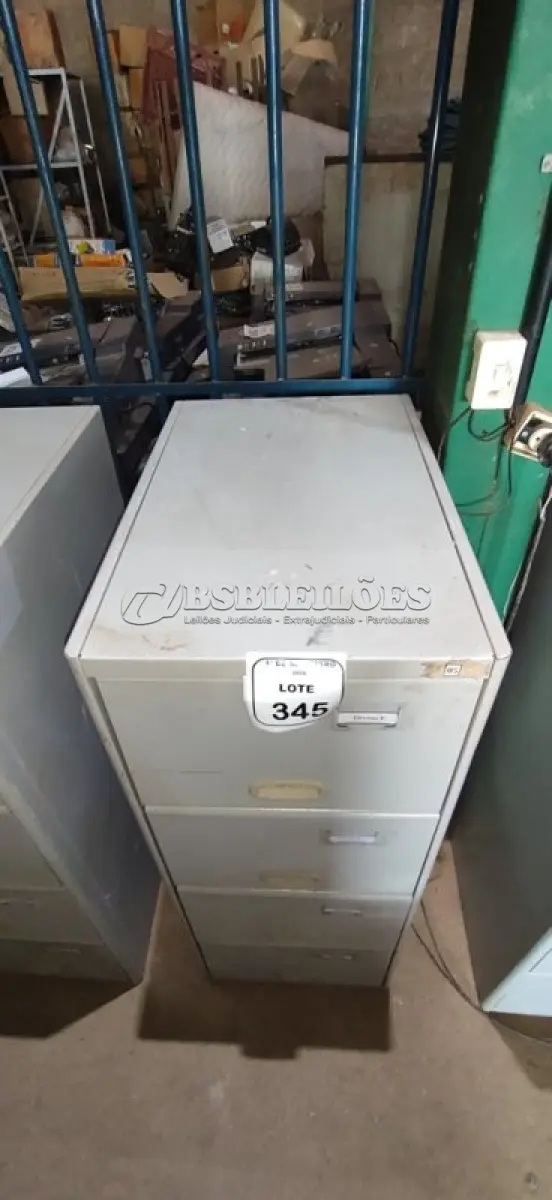 LOTE 345 - 01 ARQUIVO COM 04 GAVETAS EM AÇO. (NO ESTADO) ATENÇÃO! FAZER A VISITAÇÃO ANTES DE ARREMATAR, NÃO SABEMOS SE FUNCIONA, LEILÃO NÃO TEM GARANTIA E NEM DEVOLUÇÃO, SUJEITO A POSSÍVEIS AVARIAS VISÍVEIS/OCULTAS E/OU AUSÊNCIA DE COMPONENTES.