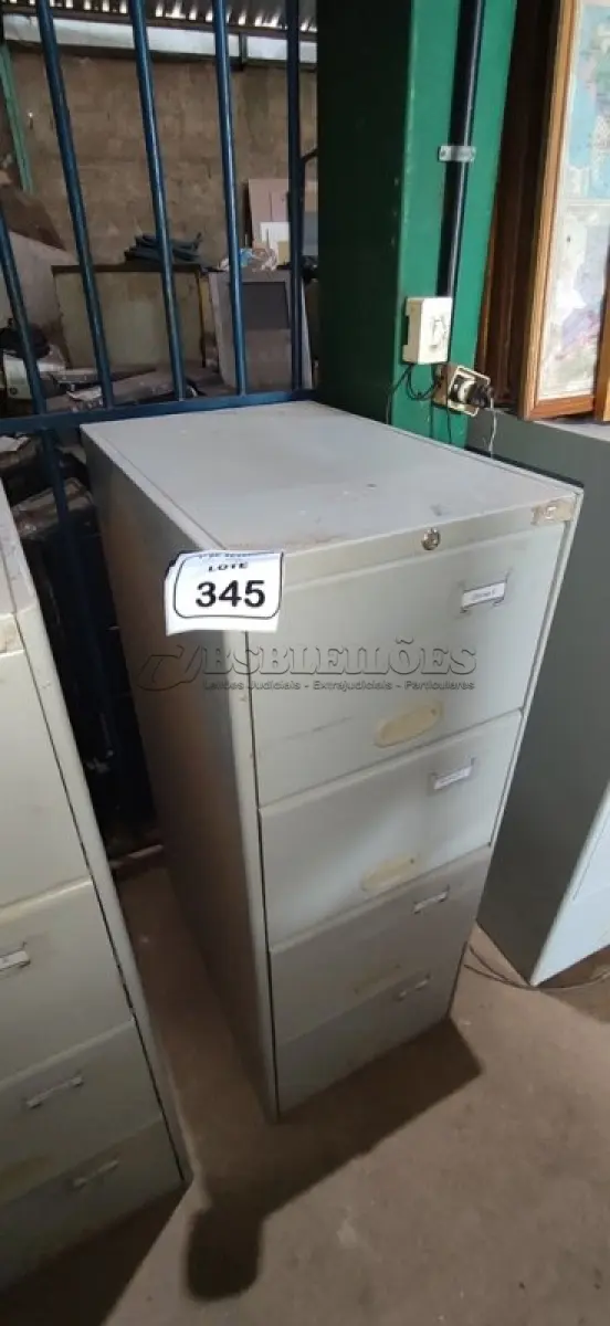 LOTE 345 - 01 ARQUIVO COM 04 GAVETAS EM AÇO. (NO ESTADO) ATENÇÃO! FAZER A VISITAÇÃO ANTES DE ARREMATAR, NÃO SABEMOS SE FUNCIONA, LEILÃO NÃO TEM GARANTIA E NEM DEVOLUÇÃO, SUJEITO A POSSÍVEIS AVARIAS VISÍVEIS/OCULTAS E/OU AUSÊNCIA DE COMPONENTES.