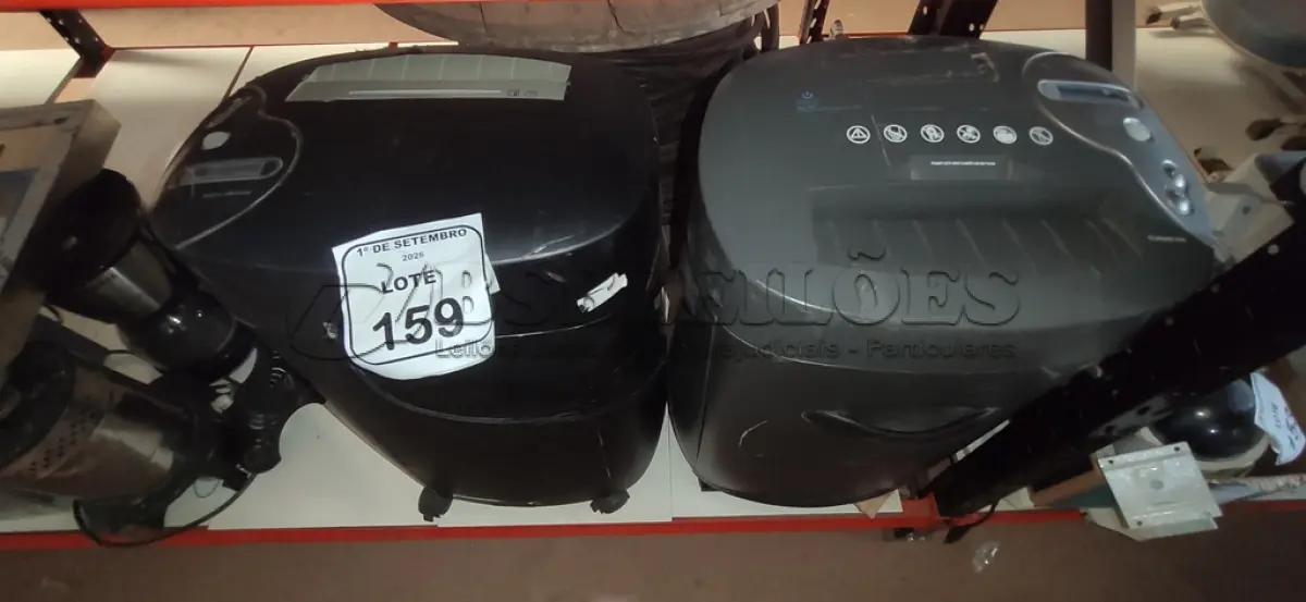 LOTE 159 - 02 FRAGMENTADORAS DE PAPEL. (NO ESTADO) ATENÇÃO! FAZER A VISITAÇÃO ANTES DE ARREMATAR, NÃO SABEMOS SE FUNCIONA, LEILÃO NÃO TEM GARANTIA E NEM DEVOLUÇÃO, SUJEITO A POSSÍVEIS AVARIAS VISÍVEIS/OCULTAS E/OU AUSÊNCIA DE COMPONENTES.
