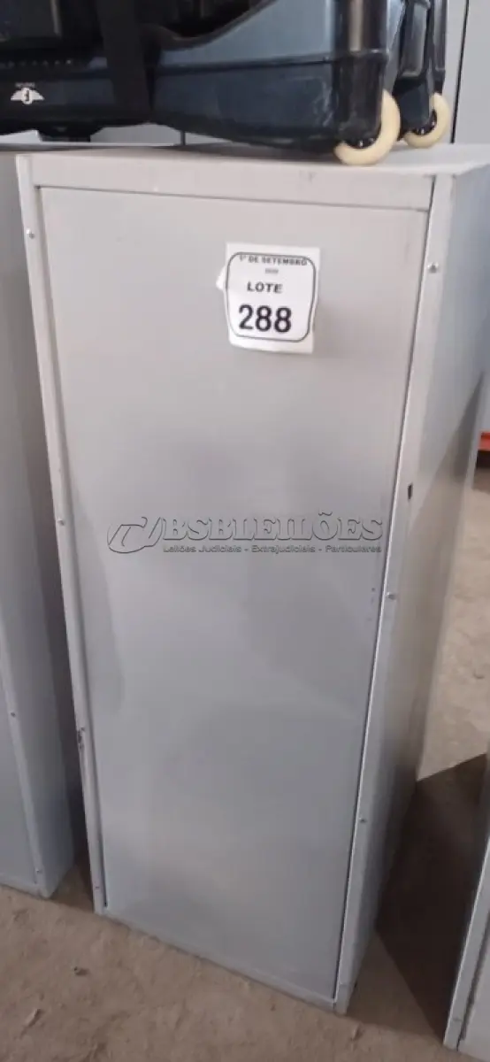 LOTE 288 - 01 ARQUIVO COM 04 GAVETAS EM AÇO. (NO ESTADO) ATENÇÃO! FAZER A VISITAÇÃO ANTES DE ARREMATAR, NÃO SABEMOS SE FUNCIONA, LEILÃO NÃO TEM GARANTIA E NEM DEVOLUÇÃO, SUJEITO A POSSÍVEIS AVARIAS VISÍVEIS/OCULTAS E/OU AUSÊNCIA DE COMPONENTES.