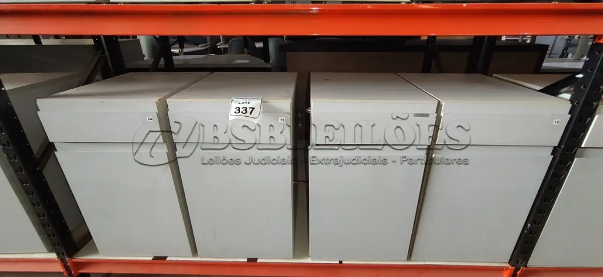 LOTE 337 - 04 ARMÁRIOS BAIXOS COM 01 GAVETA E 01 COMPARTIMENTO PARA CPU. (NO ESTADO) ATENÇÃO! FAZER A VISITAÇÃO ANTES DE ARREMATAR, NÃO SABEMOS SE FUNCIONA, LEILÃO NÃO TEM GARANTIA E NEM DEVOLUÇÃO, SUJEITO A POSSÍVEIS AVARIAS VISÍVEIS/OCULTAS E/OU AUSÊNCIA DE COMPONENTES.