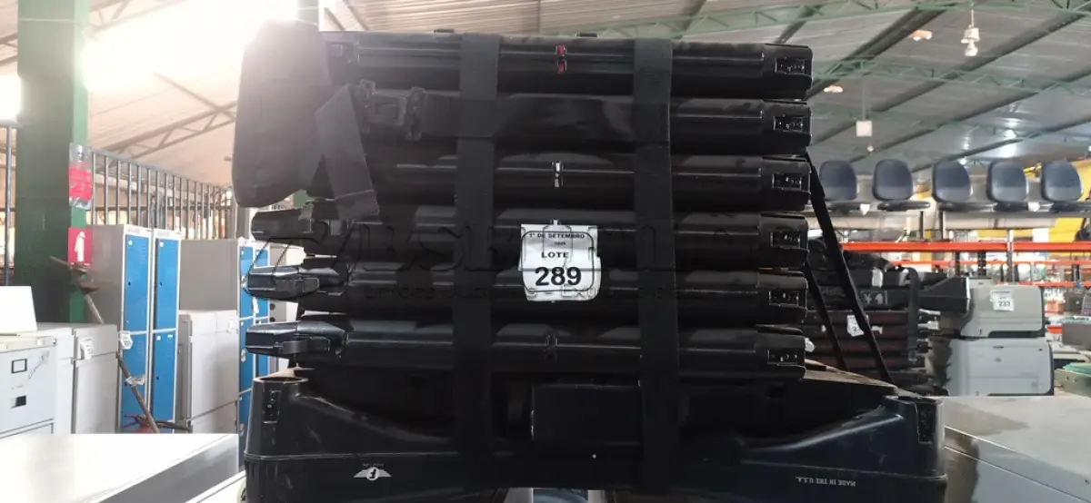 LOTE 289 - 01 PORTAL DETECTOR DE METAL PORTÁTIL. (NO ESTADO) ATENÇÃO! FAZER A VISITAÇÃO ANTES DE ARREMATAR, NÃO SABEMOS SE FUNCIONA, LEILÃO NÃO TEM GARANTIA E NEM DEVOLUÇÃO, SUJEITO A POSSÍVEIS AVARIAS VISÍVEIS/OCULTAS E/OU AUSÊNCIA DE COMPONENTES.
