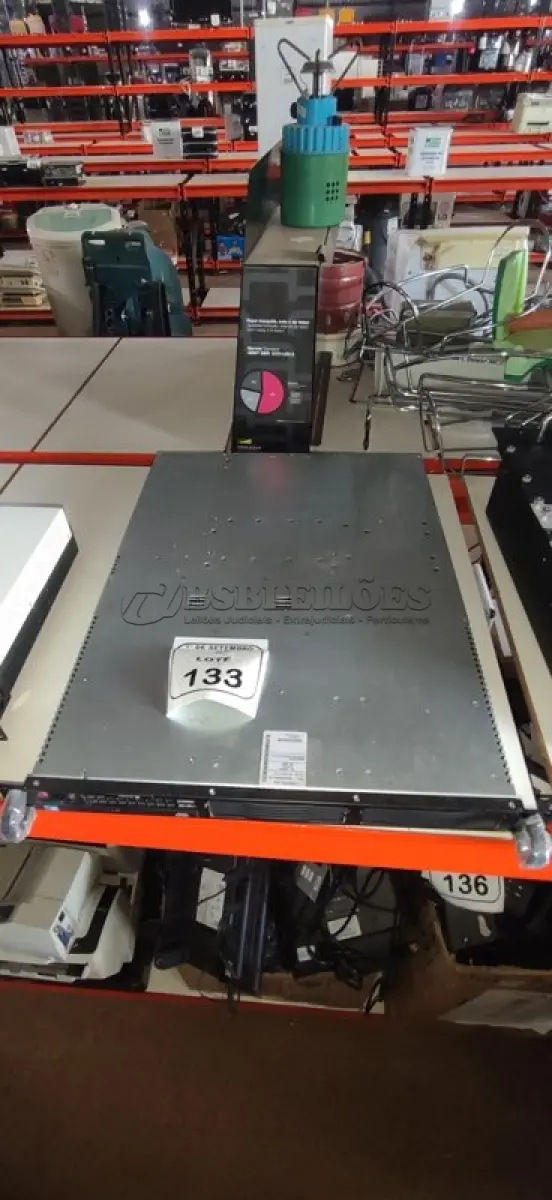 LOTE 133 - 01 SERVIDOR MARCA ITAUTEC. (NO ESTADO) ATENÇÃO! FAZER A VISITAÇÃO ANTES DE ARREMATAR, NÃO SABEMOS SE FUNCIONA, LEILÃO NÃO TEM GARANTIA E NEM DEVOLUÇÃO, SUJEITO A POSSÍVEIS AVARIAS VISÍVEIS/OCULTAS E/OU AUSÊNCIA DE COMPONENTES.