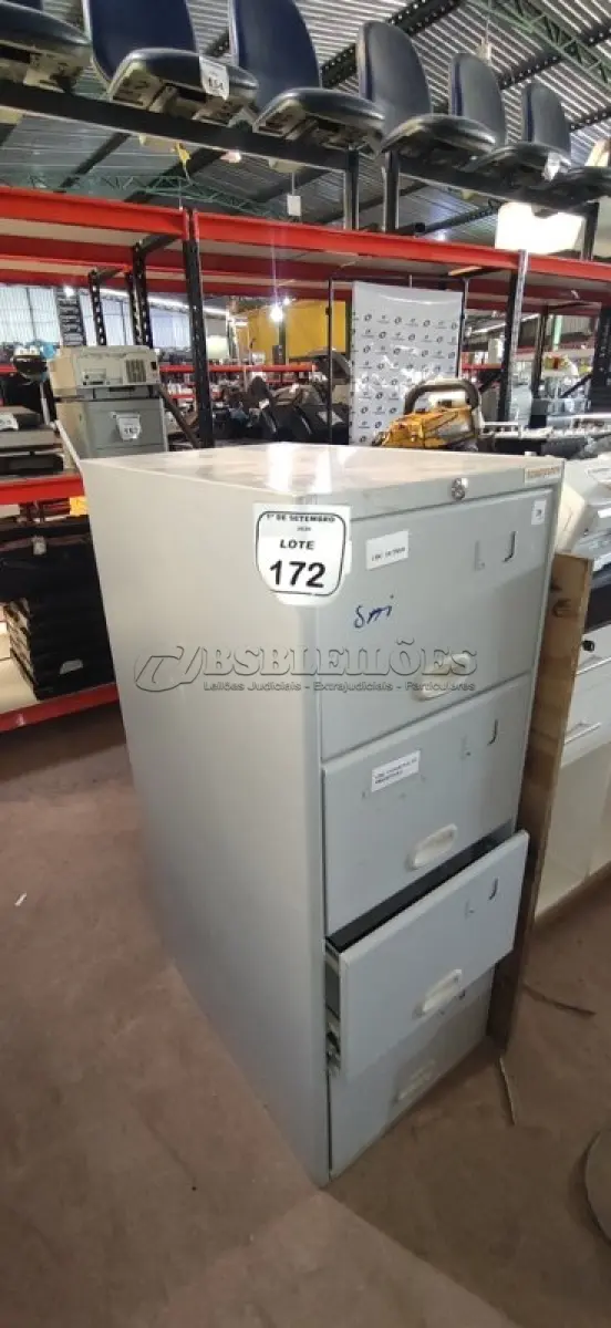 LOTE 172 - 01 ARQUIVO COM 04 GAVETAS EM AÇO. (NO ESTADO) ATENÇÃO! FAZER A VISITAÇÃO ANTES DE ARREMATAR, NÃO SABEMOS SE FUNCIONA, LEILÃO NÃO TEM GARANTIA E NEM DEVOLUÇÃO, SUJEITO A POSSÍVEIS AVARIAS VISÍVEIS/OCULTAS E/OU AUSÊNCIA DE COMPONENTES.