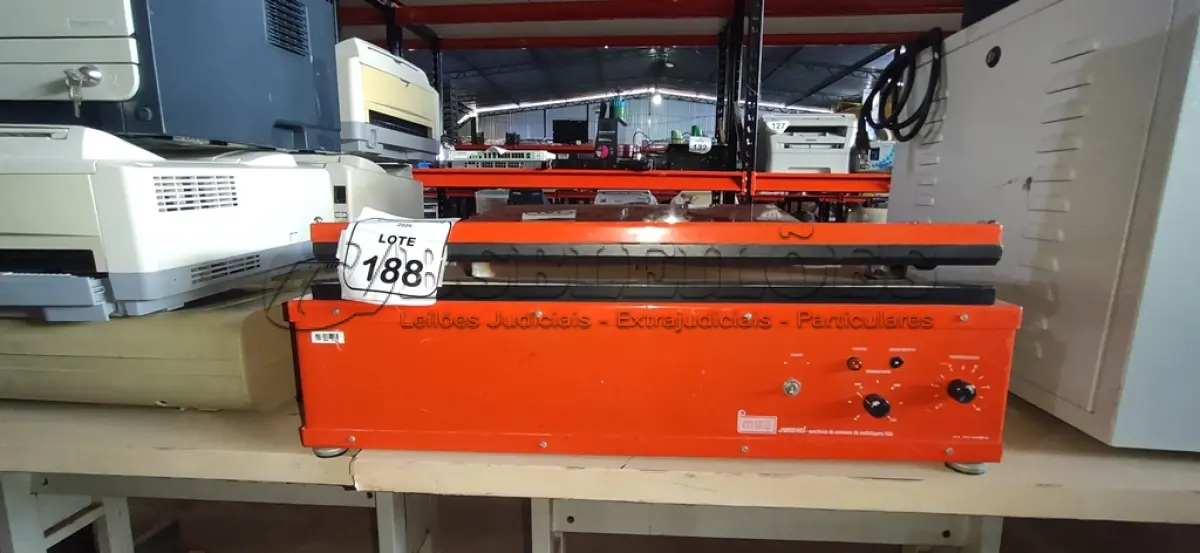 LOTE 188 - 01 SELADORA TÉRMICA MARCA MSE. (NO ESTADO) ATENÇÃO! FAZER A VISITAÇÃO ANTES DE ARREMATAR, NÃO SABEMOS SE FUNCIONA, LEILÃO NÃO TEM GARANTIA E NEM DEVOLUÇÃO, SUJEITO A POSSÍVEIS AVARIAS VISÍVEIS/OCULTAS E/OU AUSÊNCIA DE COMPONENTES.