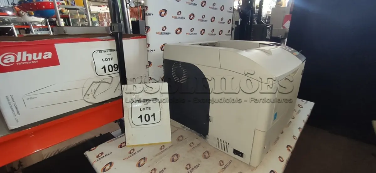 LOTE 101 - 01 IMPRESSORA MODELO FS-39000DN MARCA KYOCERA. (NO ESTADO) ATENÇÃO! FAZER A VISITAÇÃO ANTES DE ARREMATAR, NÃO SABEMOS SE FUNCIONA, LEILÃO NÃO TEM GARANTIA E NEM DEVOLUÇÃO, SUJEITO A POSSÍVEIS AVARIAS VISÍVEIS/OCULTAS E/OU AUSÊNCIA DE COMPONENTES.