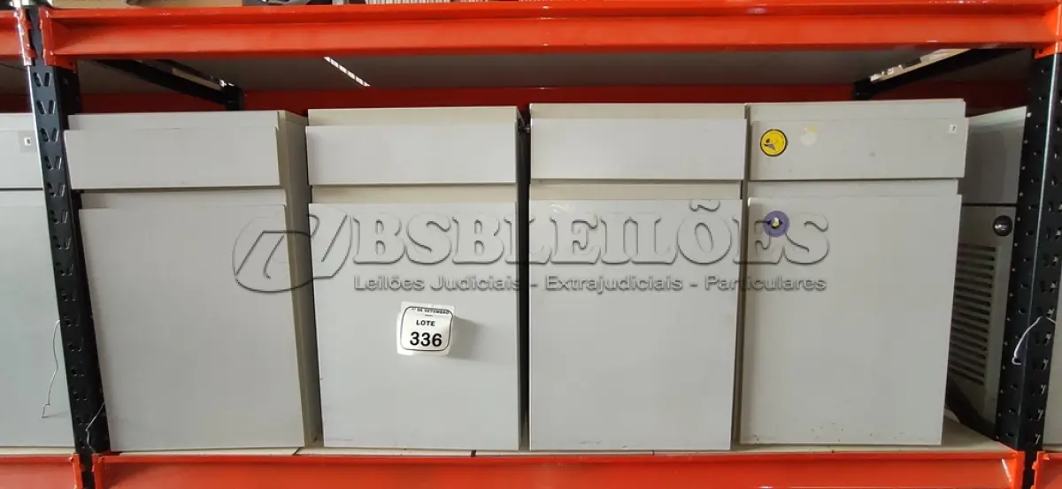 LOTE 336 - 04 ARMÁRIOS BAIXOS COM 01 GAVETA E 01 COMPARTIMENTO PARA CPU. (NO ESTADO) ATENÇÃO! FAZER A VISITAÇÃO ANTES DE ARREMATAR, NÃO SABEMOS SE FUNCIONA, LEILÃO NÃO TEM GARANTIA E NEM DEVOLUÇÃO, SUJEITO A POSSÍVEIS AVARIAS VISÍVEIS/OCULTAS E/OU AUSÊNCIA DE COMPONENTES.