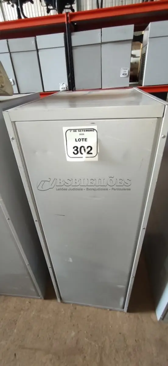 LOTE 302 - 01 ARQUIVO COM 04 GAVETAS EM AÇO. (NO ESTADO) ATENÇÃO! FAZER A VISITAÇÃO ANTES DE ARREMATAR, NÃO SABEMOS SE FUNCIONA, LEILÃO NÃO TEM GARANTIA E NEM DEVOLUÇÃO, SUJEITO A POSSÍVEIS AVARIAS VISÍVEIS/OCULTAS E/OU AUSÊNCIA DE COMPONENTES.