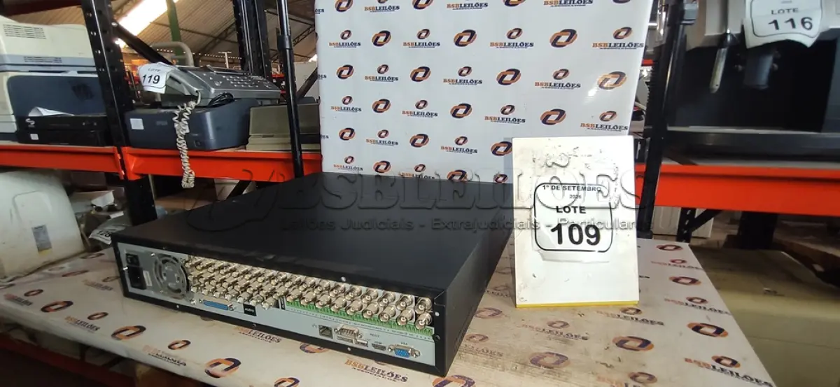 LOTE 109 - 01 DVR MODELO VD 16M 480 MARCA INTELBRAS. (NO ESTADO) ATENÇÃO! FAZER A VISITAÇÃO ANTES DE ARREMATAR, NÃO SABEMOS SE FUNCIONA, LEILÃO NÃO TEM GARANTIA E NEM DEVOLUÇÃO, SUJEITO A POSSÍVEIS AVARIAS VISÍVEIS/OCULTAS E/OU AUSÊNCIA DE COMPONENTES.