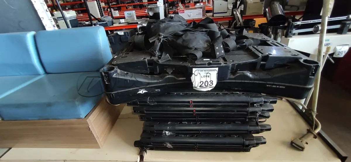 LOTE 203 - 01 PORTAL DETECTOR DE METAL PORTÁTIL. (NO ESTADO) ATENÇÃO! FAZER A VISITAÇÃO ANTES DE ARREMATAR, NÃO SABEMOS SE FUNCIONA, LEILÃO NÃO TEM GARANTIA E NEM DEVOLUÇÃO, SUJEITO A POSSÍVEIS AVARIAS VISÍVEIS/OCULTAS E/OU AUSÊNCIA DE COMPONENTES.