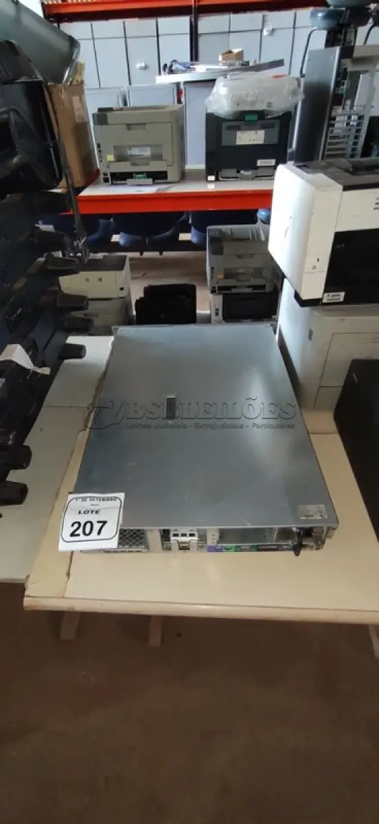 LOTE 207 - 01 SERVIDOR MARCA HP. (NO ESTADO) ATENÇÃO! FAZER A VISITAÇÃO ANTES DE ARREMATAR, NÃO SABEMOS SE FUNCIONA, LEILÃO NÃO TEM GARANTIA E NEM DEVOLUÇÃO, SUJEITO A POSSÍVEIS AVARIAS VISÍVEIS/OCULTAS E/OU AUSÊNCIA DE COMPONENTES.