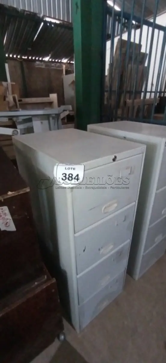 LOTE 384 - 01 ARQUIVO COM 04 GAVETAS EM AÇO. (NO ESTADO) ATENÇÃO! FAZER A VISITAÇÃO ANTES DE ARREMATAR, NÃO SABEMOS SE FUNCIONA, LEILÃO NÃO TEM GARANTIA E NEM DEVOLUÇÃO, SUJEITO A POSSÍVEIS AVARIAS VISÍVEIS/OCULTAS E/OU AUSÊNCIA DE COMPONENTES.
