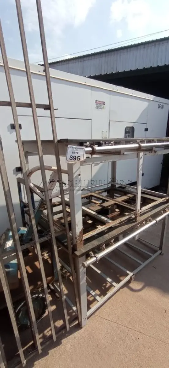 LOTE 395 - 02 FOGÕES INDUSTRIAIS COM 06 BOCAS CADA. (NO ESTADO) ATENÇÃO! FAZER A VISITAÇÃO ANTES DE ARREMATAR, NÃO SABEMOS SE FUNCIONA, LEILÃO NÃO TEM GARANTIA E NEM DEVOLUÇÃO, SUJEITO A POSSÍVEIS AVARIAS VISÍVEIS/OCULTAS E/OU AUSÊNCIA DE COMPONENTES.