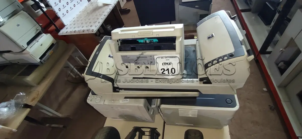LOTE 210 - 02 IMPRESSORAS E 03 SCANNERS DE MARCAS E MODELOS DIVERSOS. (NO ESTADO) ATENÇÃO! FAZER A VISITAÇÃO ANTES DE ARREMATAR, NÃO SABEMOS SE FUNCIONA, LEILÃO NÃO TEM GARANTIA E NEM DEVOLUÇÃO, SUJEITO A POSSÍVEIS AVARIAS VISÍVEIS/OCULTAS E/OU AUSÊNCIA DE COMPONENTES.