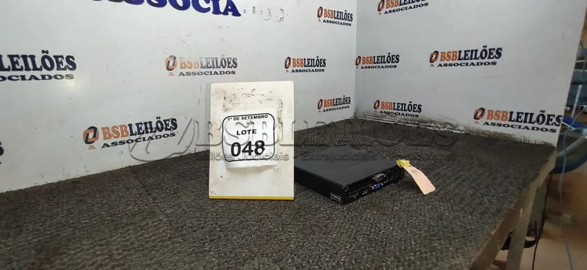 LOTE 048 - 01 MINI PC MARCA POSITIVO. (NO ESTADO) ATENÇÃO! FAZER A VISITAÇÃO ANTES DE ARREMATAR, NÃO SABEMOS SE FUNCIONA, LEILÃO NÃO TEM GARANTIA E NEM DEVOLUÇÃO, SUJEITO A POSSÍVEIS AVARIAS VISÍVEIS/OCULTAS E/OU AUSÊNCIA DE COMPONENTES.