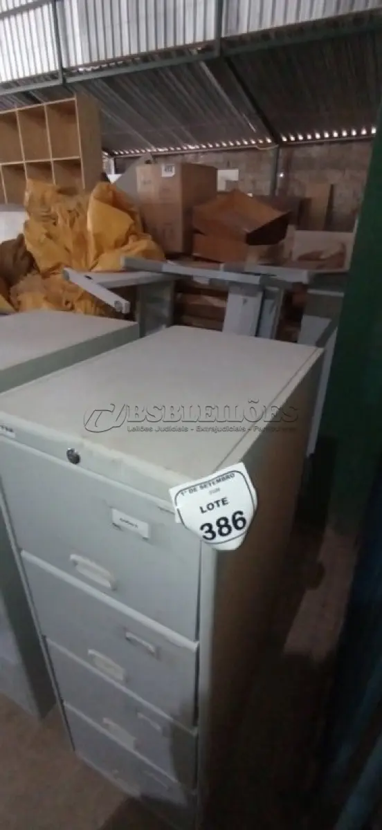 LOTE 386 - 01 ARQUIVO COM 04 GAVETAS EM AÇO. (NO ESTADO) ATENÇÃO! FAZER A VISITAÇÃO ANTES DE ARREMATAR, NÃO SABEMOS SE FUNCIONA, LEILÃO NÃO TEM GARANTIA E NEM DEVOLUÇÃO, SUJEITO A POSSÍVEIS AVARIAS VISÍVEIS/OCULTAS E/OU AUSÊNCIA DE COMPONENTES.