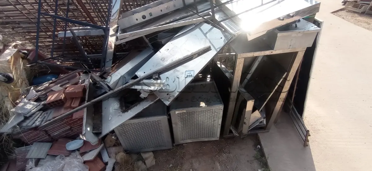 LOTE 398 - 01 FOGÃO DE INDUÇÃO INDUSTRIAL. (NO ESTADO) ATENÇÃO! FAZER A VISITAÇÃO ANTES DE ARREMATAR, NÃO SABEMOS SE FUNCIONA, LEILÃO NÃO TEM GARANTIA E NEM DEVOLUÇÃO, SUJEITO A POSSÍVEIS AVARIAS VISÍVEIS/OCULTAS E/OU AUSÊNCIA DE COMPONENTES.