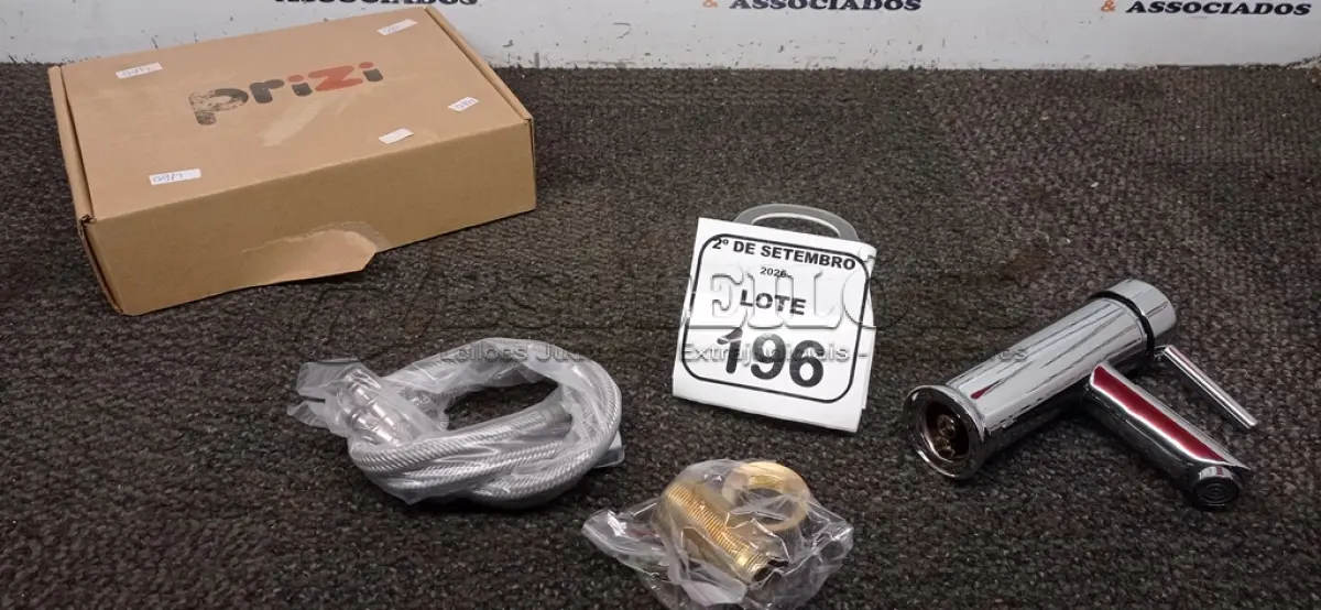 LOTE 196 - 01 TORNEIRA MISTURADOR MARCA PRIZI COM ACESSÓRIOS. (NO ESTADO) ATENÇÃO! FAZER A VISITAÇÃO ANTES DE ARREMATAR, NÃO SABEMOS SE FUNCIONA, LEILÃO NÃO TEM GARANTIA E NEM DEVOLUÇÃO, SUJEITO A POSSÍVEIS AVARIAS VISÍVEIS/OCULTAS E/OU AUSÊNCIA DE COMPONENTES.