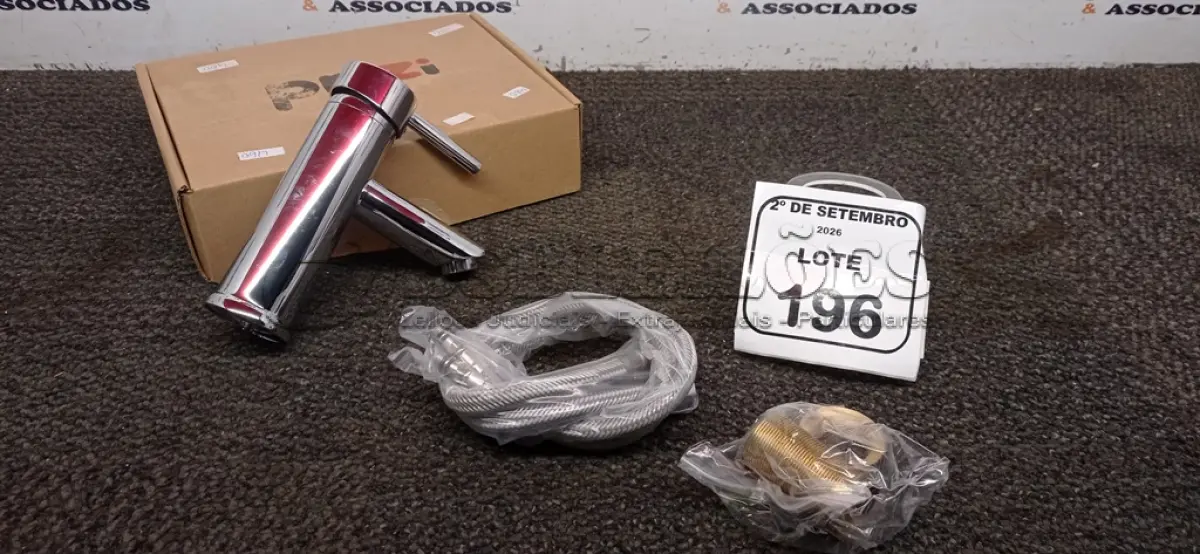 LOTE 196 - 01 TORNEIRA MISTURADOR MARCA PRIZI COM ACESSÓRIOS. (NO ESTADO) ATENÇÃO! FAZER A VISITAÇÃO ANTES DE ARREMATAR, NÃO SABEMOS SE FUNCIONA, LEILÃO NÃO TEM GARANTIA E NEM DEVOLUÇÃO, SUJEITO A POSSÍVEIS AVARIAS VISÍVEIS/OCULTAS E/OU AUSÊNCIA DE COMPONENTES.