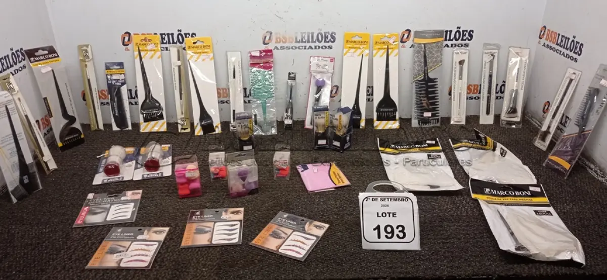 LOTE 193 - 01 LOTE COM UTENSÍLIOS DE HIGIENE E CUIDADOS PESSOAIS DIVERSOS. (NO ESTADO) ATENÇÃO! FAZER A VISITAÇÃO ANTES DE ARREMATAR, NÃO SABEMOS SE FUNCIONA, LEILÃO NÃO TEM GARANTIA E NEM DEVOLUÇÃO, SUJEITO A POSSÍVEIS AVARIAS VISÍVEIS/OCULTAS E/OU AUSÊNCIA DE COMPONENTES.