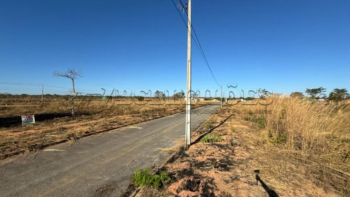 LOTE 001 - 01 LOTE ESCRITURADO, COM ÁREA DE 300M², MATRÍCULA Nº 13027. SITUADO NA QUADRA 27 LOTE 59 CONDOMÍNIO PARQUE JARDIM SÃO PAULO- LUZIÂNIA-GO. (5KM DEPOIS DA ENTRADA DE LUZIANIA E POSSUI LUZ, ASFALTO, AGUA, REDES PLUVIAIS, COMERCIO, ETC...(NO ESTADO)