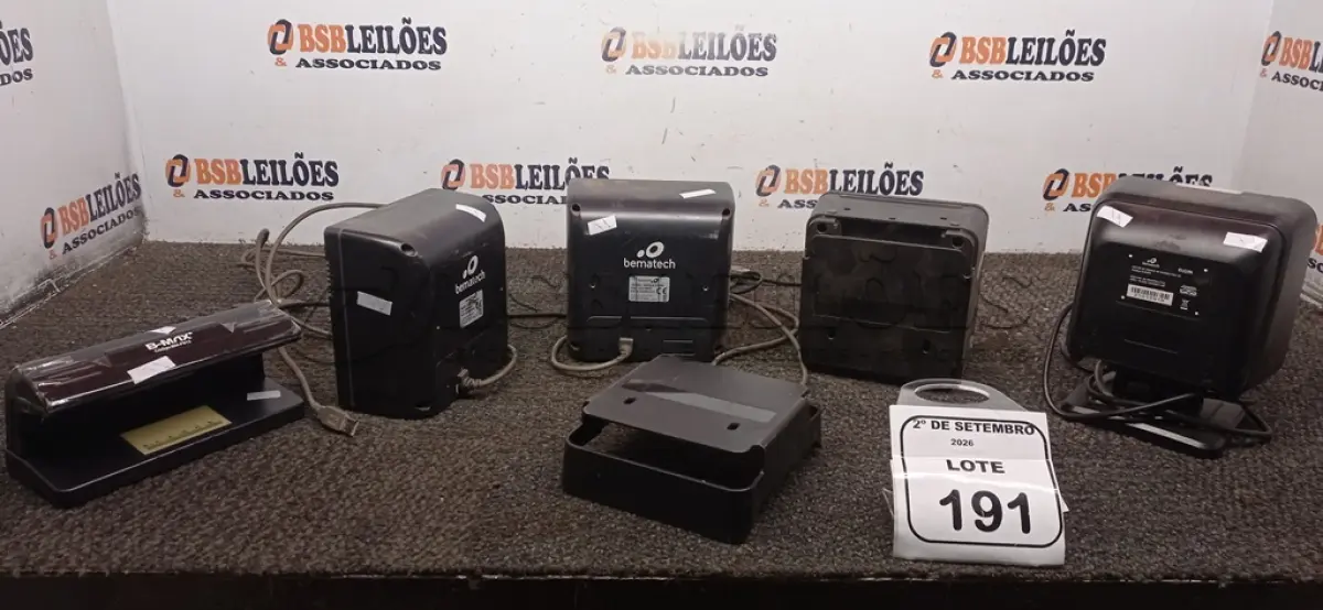 LOTE 191 - 01 DETECTOR DE CÉDULAS FALSAS E 04 LEITORES DE CÓDIGO DE BARRAS. (NO ESTADO) ATENÇÃO! FAZER A VISITAÇÃO ANTES DE ARREMATAR, NÃO SABEMOS SE FUNCIONA, LEILÃO NÃO TEM GARANTIA E NEM DEVOLUÇÃO, SUJEITO A POSSÍVEIS AVARIAS VISÍVEIS/OCULTAS E/OU AUSÊNCIA DE COMPONENTES.