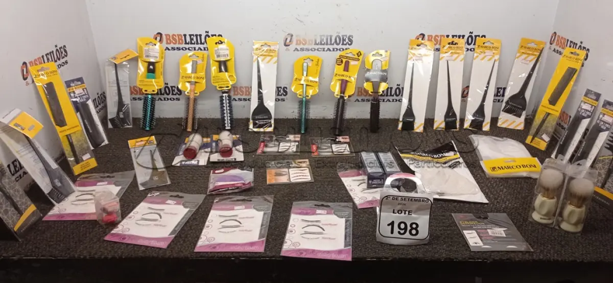 LOTE 198 - 01 LOTE COM UTENSÍLIOS DE HIGIENE E CUIDADOS PESSOAIS DIVERSOS. (NO ESTADO) ATENÇÃO! FAZER A VISITAÇÃO ANTES DE ARREMATAR, NÃO SABEMOS SE FUNCIONA, LEILÃO NÃO TEM GARANTIA E NEM DEVOLUÇÃO, SUJEITO A POSSÍVEIS AVARIAS VISÍVEIS/OCULTAS E/OU AUSÊNCIA DE COMPONENTES.