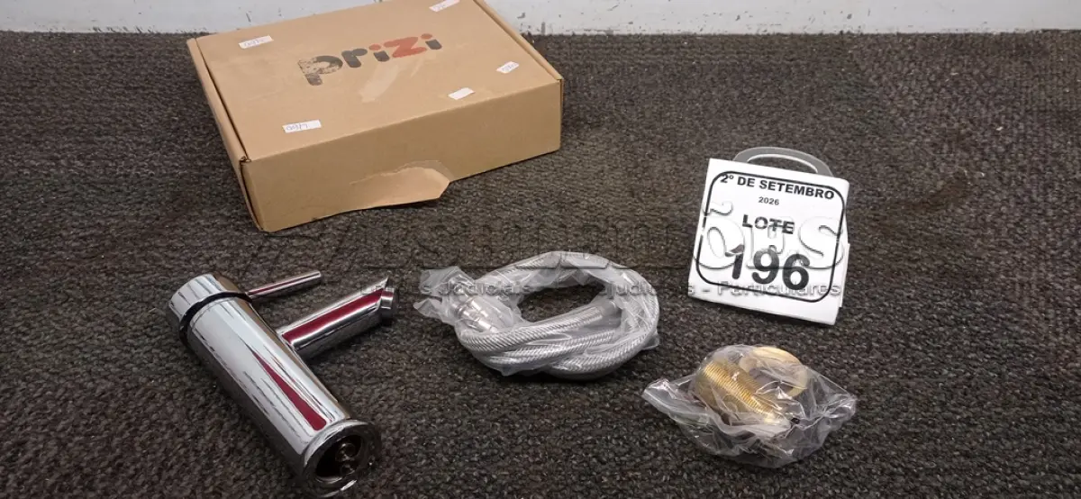 LOTE 196 - 01 TORNEIRA MISTURADOR MARCA PRIZI COM ACESSÓRIOS. (NO ESTADO) ATENÇÃO! FAZER A VISITAÇÃO ANTES DE ARREMATAR, NÃO SABEMOS SE FUNCIONA, LEILÃO NÃO TEM GARANTIA E NEM DEVOLUÇÃO, SUJEITO A POSSÍVEIS AVARIAS VISÍVEIS/OCULTAS E/OU AUSÊNCIA DE COMPONENTES.