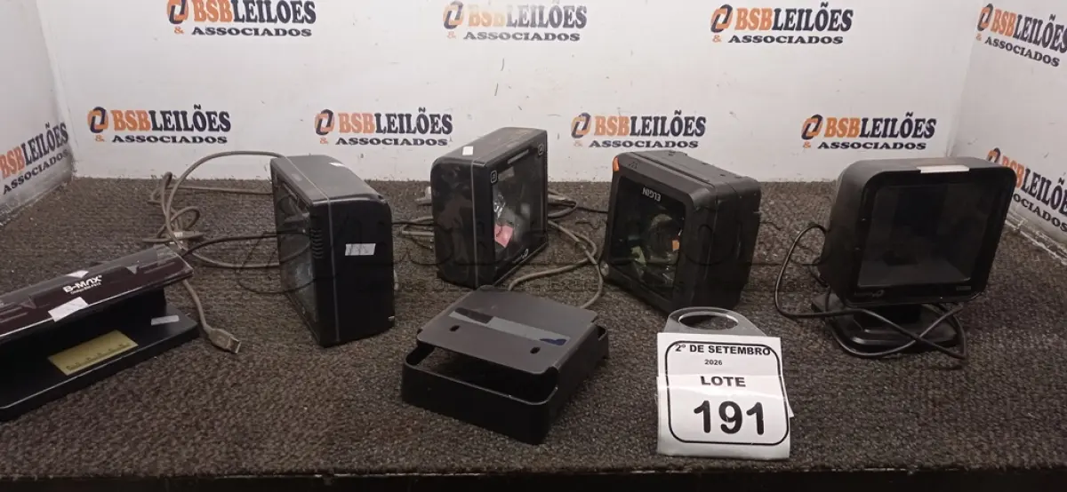 LOTE 191 - 01 DETECTOR DE CÉDULAS FALSAS E 04 LEITORES DE CÓDIGO DE BARRAS. (NO ESTADO) ATENÇÃO! FAZER A VISITAÇÃO ANTES DE ARREMATAR, NÃO SABEMOS SE FUNCIONA, LEILÃO NÃO TEM GARANTIA E NEM DEVOLUÇÃO, SUJEITO A POSSÍVEIS AVARIAS VISÍVEIS/OCULTAS E/OU AUSÊNCIA DE COMPONENTES.