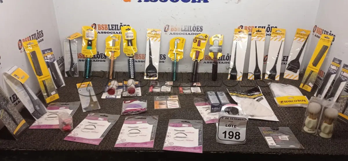 LOTE 198 - 01 LOTE COM UTENSÍLIOS DE HIGIENE E CUIDADOS PESSOAIS DIVERSOS. (NO ESTADO) ATENÇÃO! FAZER A VISITAÇÃO ANTES DE ARREMATAR, NÃO SABEMOS SE FUNCIONA, LEILÃO NÃO TEM GARANTIA E NEM DEVOLUÇÃO, SUJEITO A POSSÍVEIS AVARIAS VISÍVEIS/OCULTAS E/OU AUSÊNCIA DE COMPONENTES.